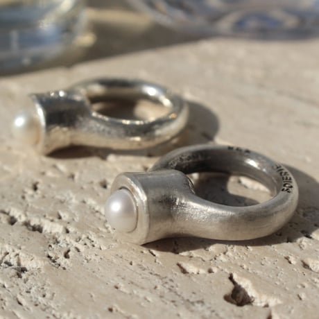 Tap pearl ring (Mens size only)  [Unisex line]