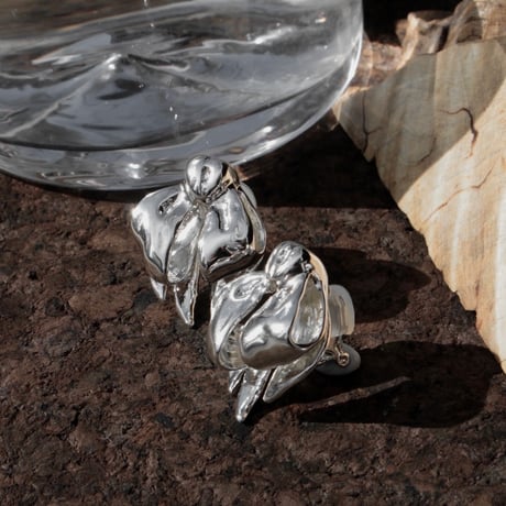 Ribbon earing