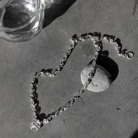 Rose fig necklace