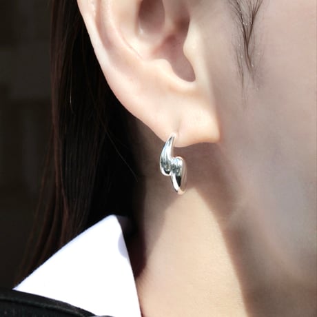 Dripping hoop pierce (one color)
