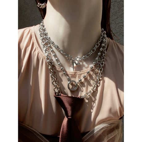 Metal ball carabiner necklace / Middle