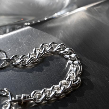 Key motif simple bracelet