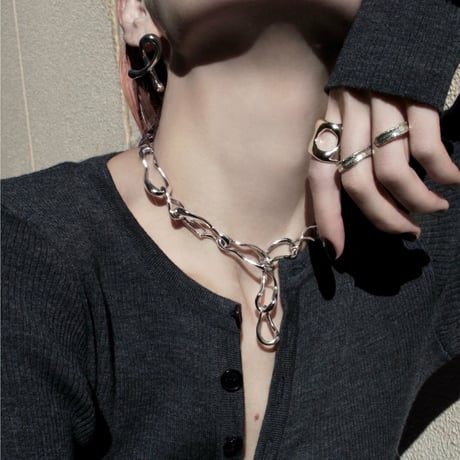 Connect loop necklace