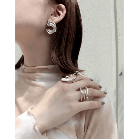 Exude double circle pierce (2P) / One color