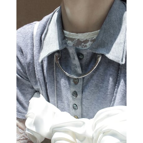 Metal art object choker
