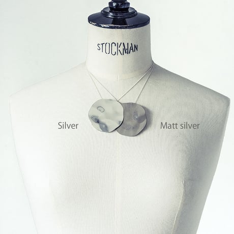 Large disc necklace