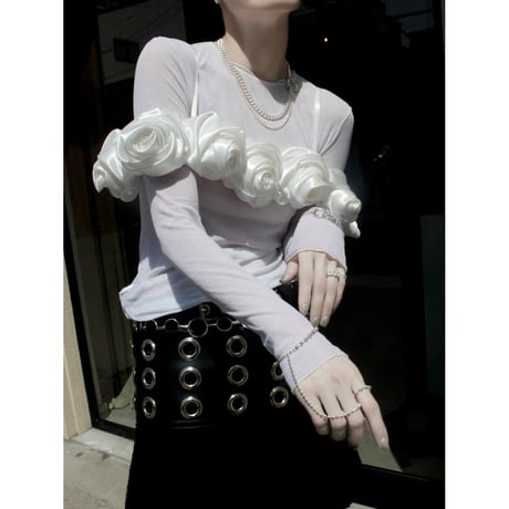 Pome ballchain finger bracelet