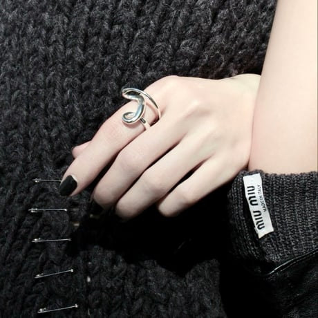 Stream earcuff ring