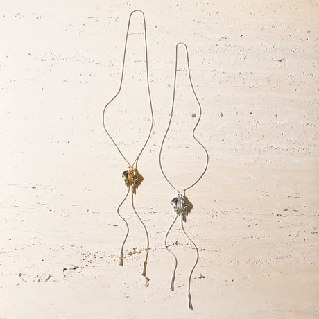 Ribbon loop necklace