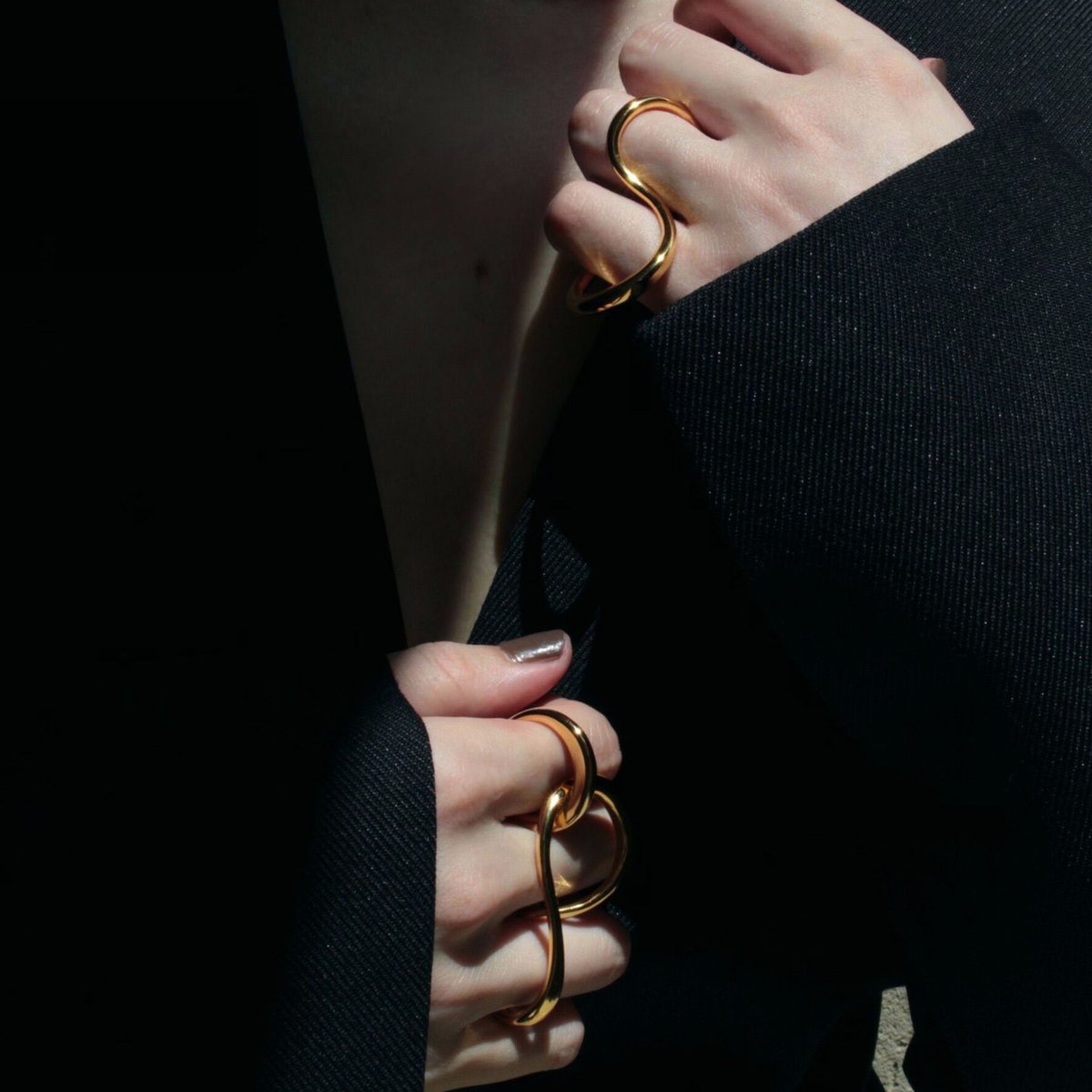 〈Soierie〉Connect eight loop ring Connect eight loop ring (large/2P) (one color)