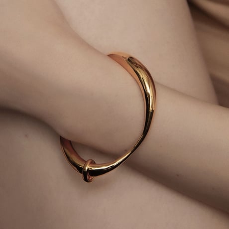 Clarity coil bangle (one color)