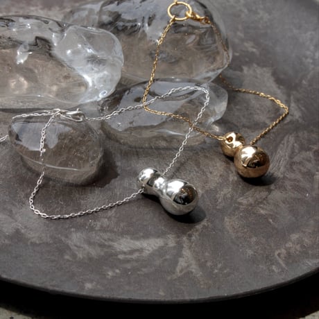 Metal pearl bracelet