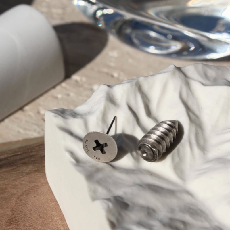 Screw pierce (1P) [Unisex line] | Soierie Onlin