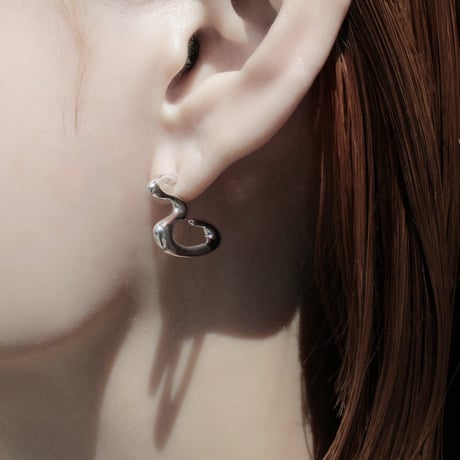 Virtual hook hoop pierce