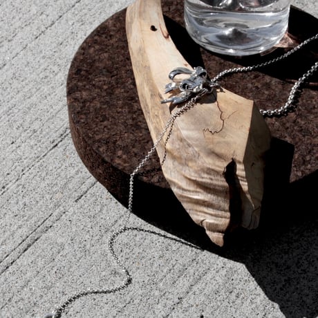 Ribbon necklace