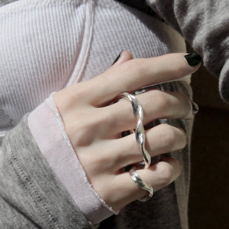 Hair art w ring