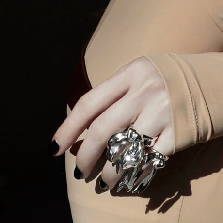 Ribbon small ring
