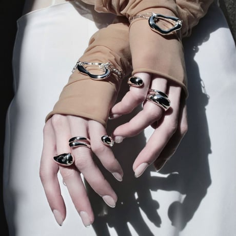 Moist w bracelet