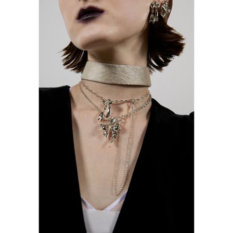Ribbon necklace