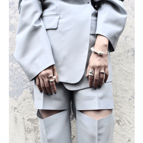 Horn pearl curve ring