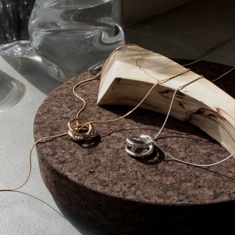 Metal art short necklace