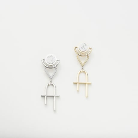 Dial plate earing (Howlite)