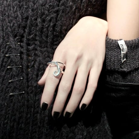 Stream earcuff ring