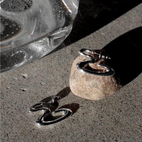 Virtual hook hoop pierce