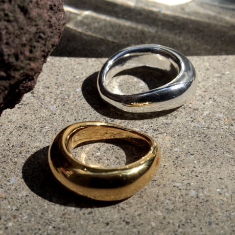 Moist layered ring