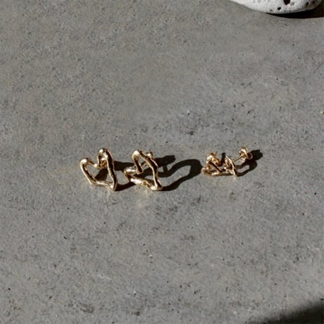 norme open heart mini pierce / SV925＋Gold Plated