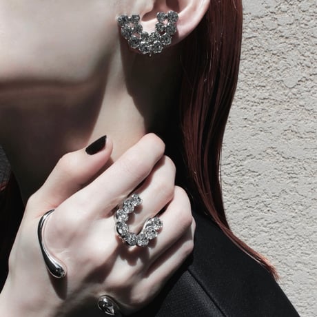 Stone curve earring (2P)