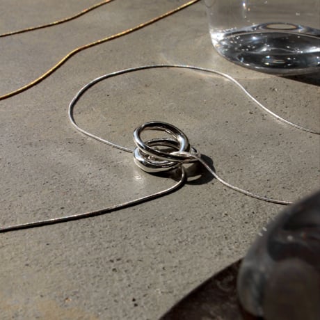 Metal art short necklace