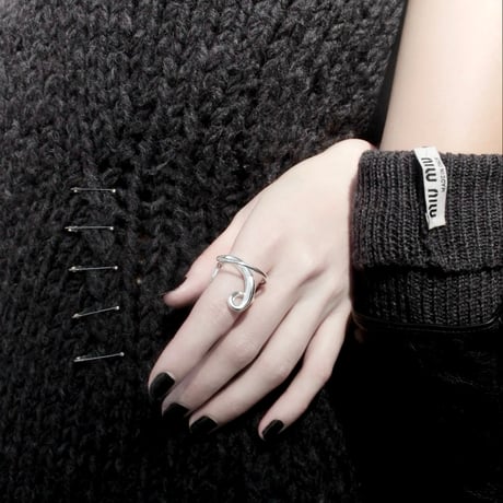 Stream earcuff ring