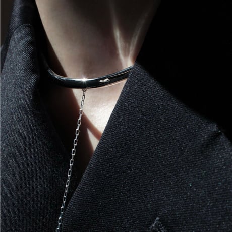 Curve lariat choker (one color)