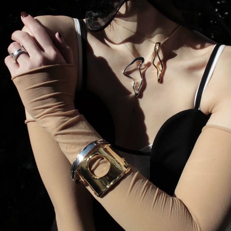 Moon surface slim bangle (one color)