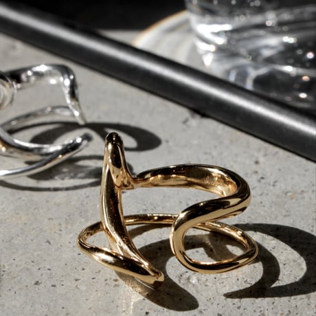 Stream earcuff ring