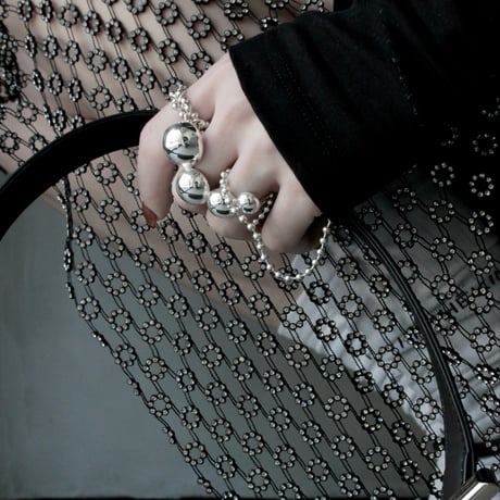 Pome ballchain finger bracelet