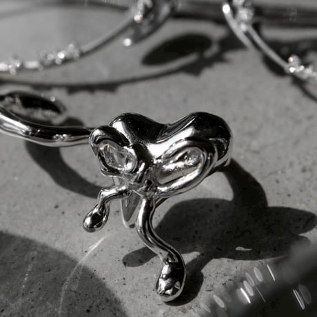 Distort ribbon w ring