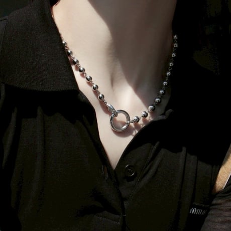 Metal ball carabiner necklace / Middle