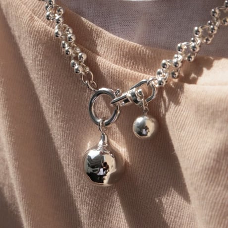 Pome chain necklace
