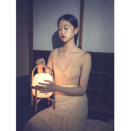 Moist drop single necklace