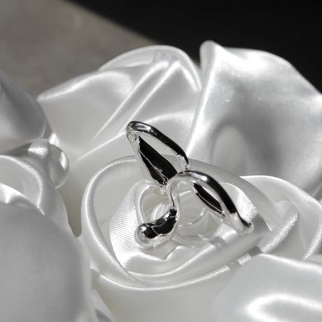 Metal art stand ring (one color)