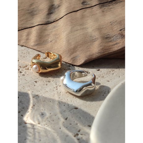 Seed earcuff (gloss)