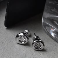 Dark metal pierce