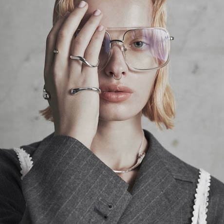 Metal art object choker