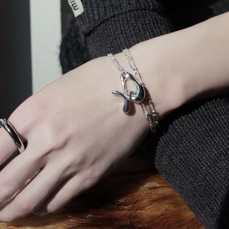 Moist w bracelet