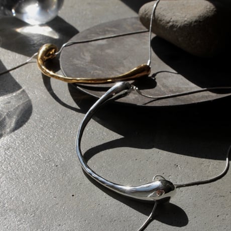 Metal art snake choker