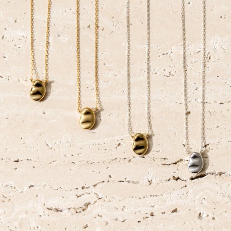 Soft form necklace