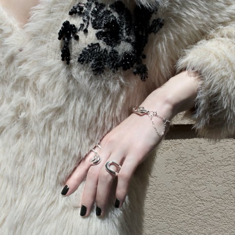 Fibula w ring (one color)