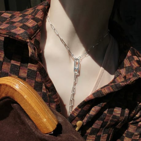 Clip frame necklace